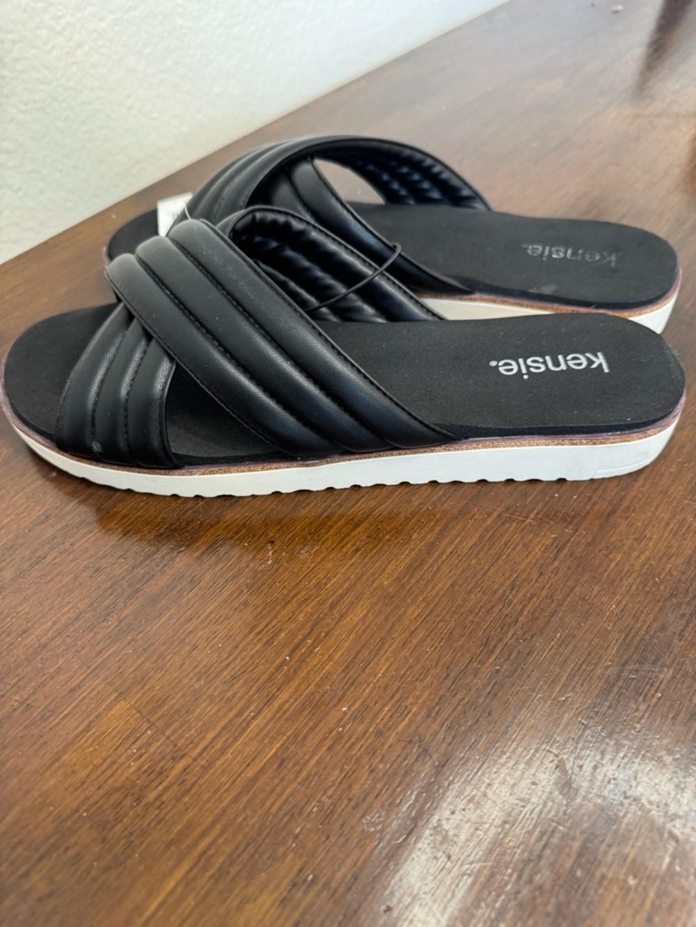 Kensie Dream Quilted Cross Band Sandals Slides Black Size 10 Supportive - Picture 5 of 6
